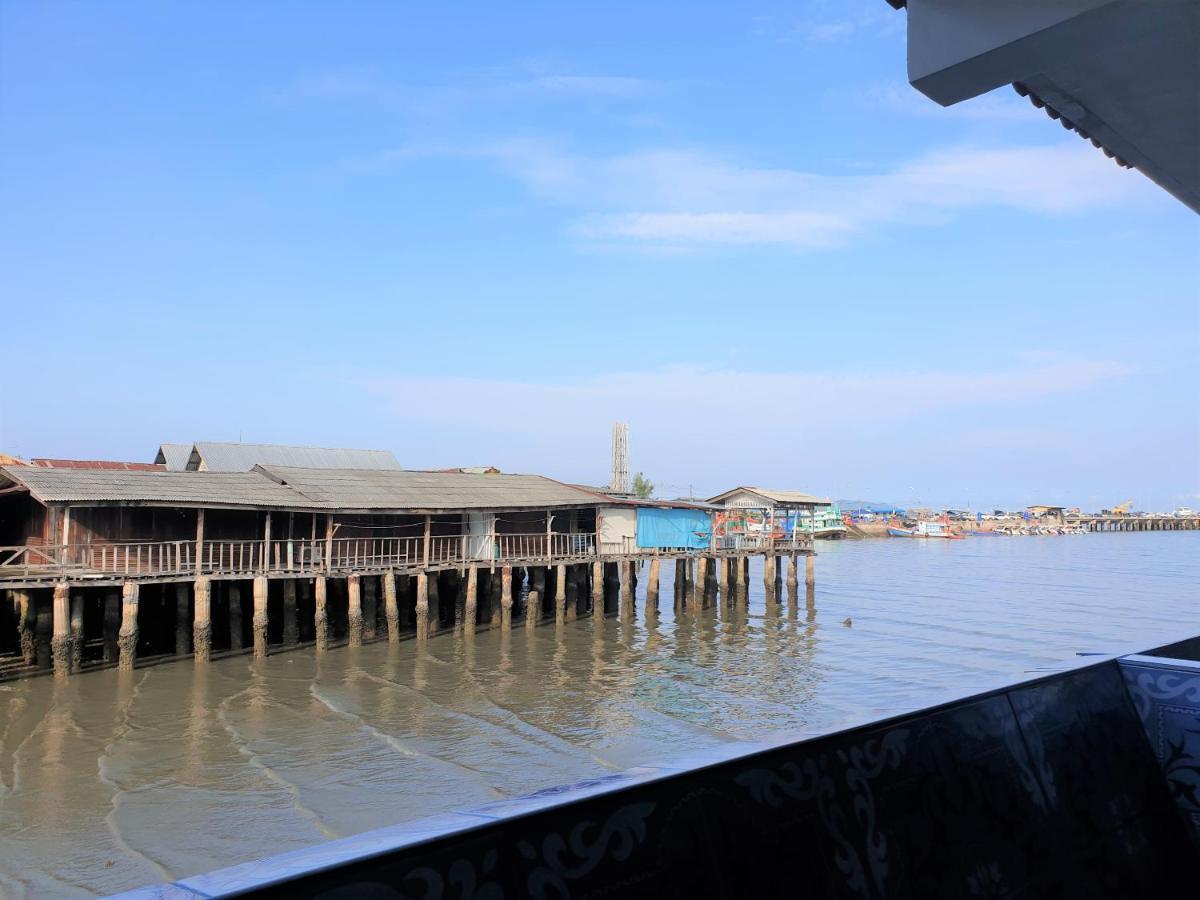 Samchai Hotel ศรีราชา ภายนอก รูปภาพ